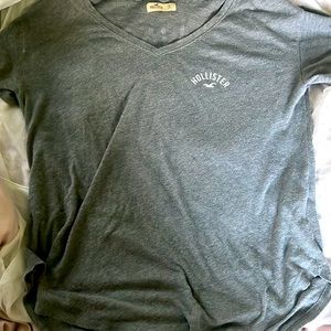 Womens/Juniors, Grey & White,SZ L, Hollister, V-Neck Light/Flowy, Hi Low Shirt,